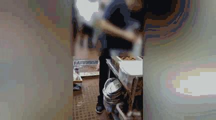 DƬ